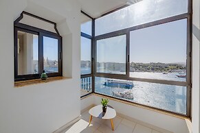 Marvellous Apartment With Valletta and Harbour Views