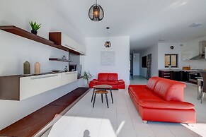 Marvellous Apartment With Valletta and Harbour Views