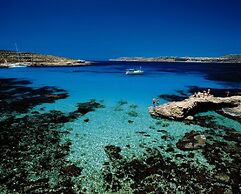 Stylish, Bright and Airy Apart in Central Bugibba