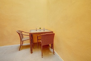 Modern 1BR Maisonette Steps From the Promenade