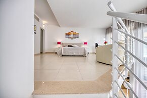 Duplex Luxury Apartment in Portomaso With Pool