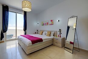 Cosy 1BR Penthouse Close to the Promenade