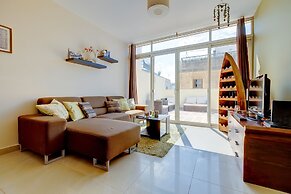 Cosy 1BR Penthouse Close to the Promenade
