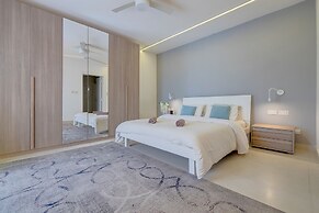 Stunning Apartment in a Central Location With Views