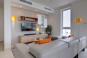 Stunning Apartment in a Central Location With Views