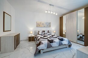 Splendid 2BR Apartment in Central St Julian's