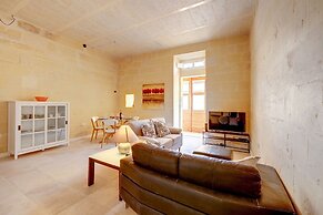 Stylish 2BR Apartment in Valletta