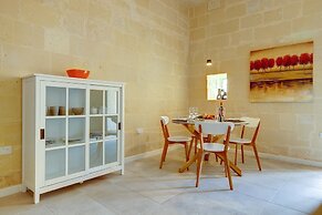Stylish 2BR Apartment in Valletta