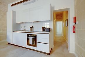 Stylish 2BR Apartment in Valletta