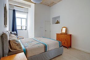 Stylish 2BR Apartment in Valletta