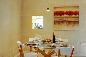 Stylish 2BR Apartment in Valletta