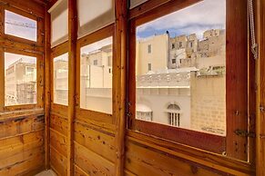 Stylish 2BR Apartment in Valletta