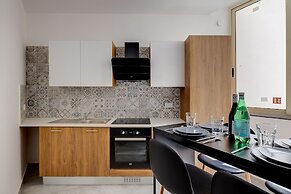 Perfect Location, Modern 2BR Apartment