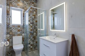 Perfect Location, Modern 2BR Apartment