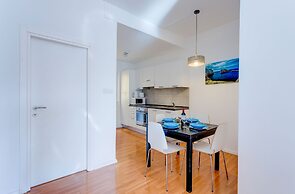 Modern Seaview Apartment, Top Location