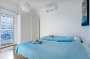 Modern Seaview Apartment, Top Location