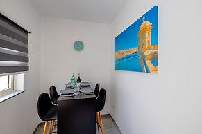 Perfect Location, Cosy 1BR Apartment