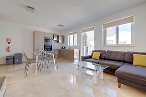 Modern 2BR Apartment in Central St Julian's