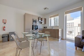 Modern 2BR Apartment in Central St Julian's