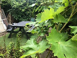Private Studio Flat Great Location in Manchester