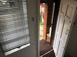 Private Studio Flat Great Location in Manchester