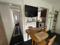 Private Studio Flat Great Location in Manchester