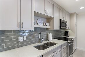 Waters Edge 104s 2 Bedroom Condo by RedAwning