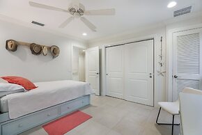 Waters Edge 104s 2 Bedroom Condo by RedAwning