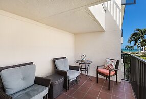 Waters Edge 104s 2 Bedroom Condo by RedAwning