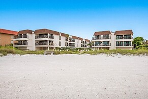 Waters Edge 104s 2 Bedroom Condo by RedAwning