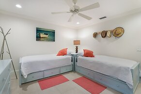 Waters Edge 104s 2 Bedroom Condo by RedAwning