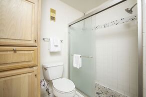 River Bend Cw C109 3 Bedroom Condo by RedAwning