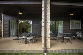 River Bend Cw C109 3 Bedroom Condo by RedAwning