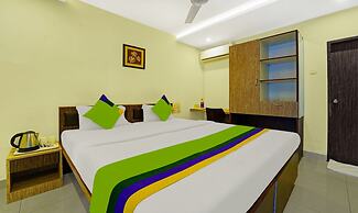 Treebo Surya Comforts, 200 Mtrs From Kolhapur Railway Station