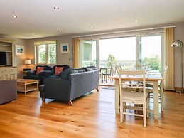 Swandown, 16 Netherhaye