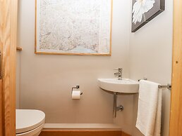 Swandown, 16 Netherhaye