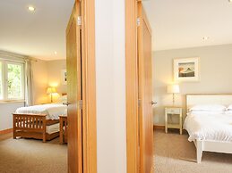 Swandown, 3 Blackdown