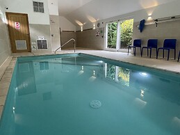 Swandown, 3 Blackdown