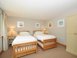 Swandown, 3 Blackdown