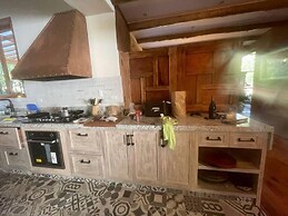 Inviting 10-bed Villa in Urubamba, Cusco, Peru