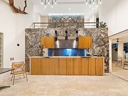 Mother Earth Vegan Hotel & Restaurant