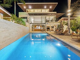 Mother Earth Vegan Hotel & Restaurant