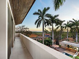 Mother Earth Vegan Hotel & Restaurant