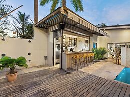 Mother Earth Vegan Hotel & Restaurant