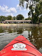 Rizzy's on the Lake