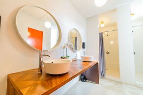 Juliette Hostel for Women Only