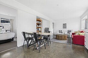 Bright 3-Bedroom Unit - WiFi & Parking