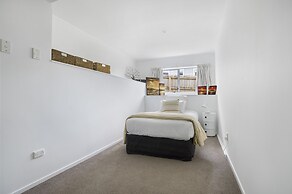 Bright 3-Bedroom Unit - WiFi & Parking