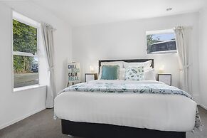 Bright 3-Bedroom Unit - WiFi & Parking