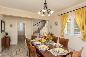 Ioannas House in Nisaki